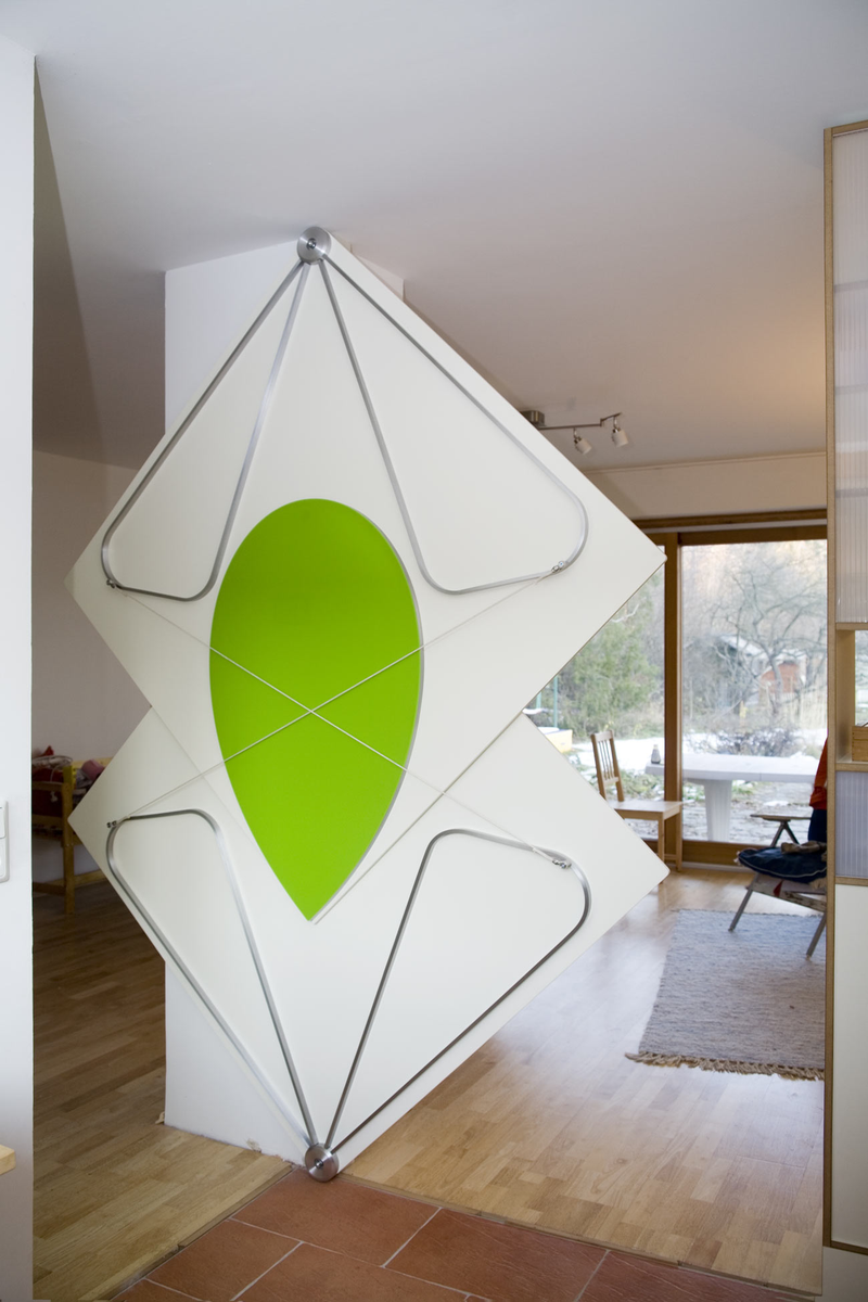 Illustration for article titled How These Magical, Gravity-Defying Doors Actually Work